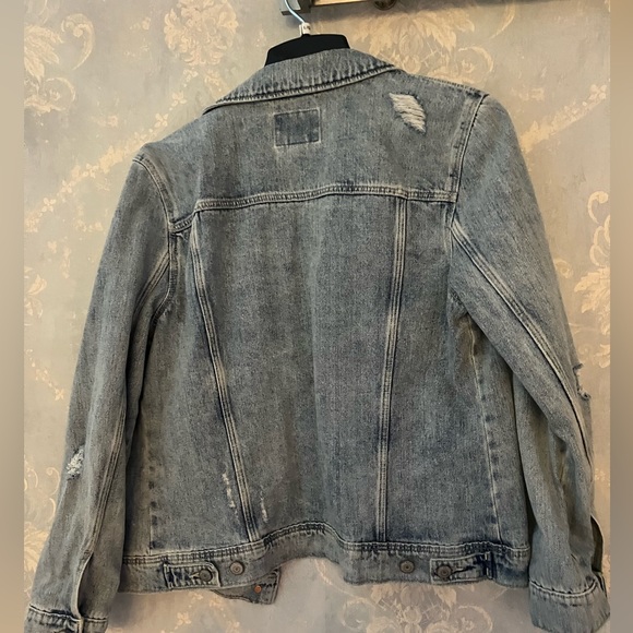 Old Navy Light Wash Distressed Denim Jacket Size L - Picture 2 of 8